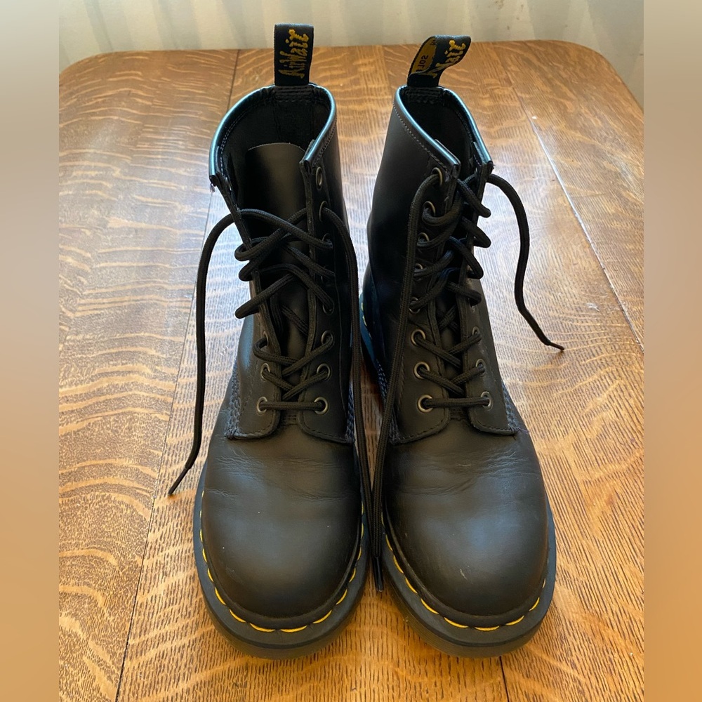 Classic Doc Martens W size 7 or EUR 38
